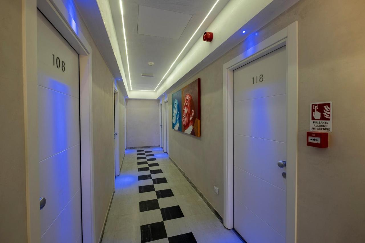 Hotel Giumer リミニ エクステリア 写真