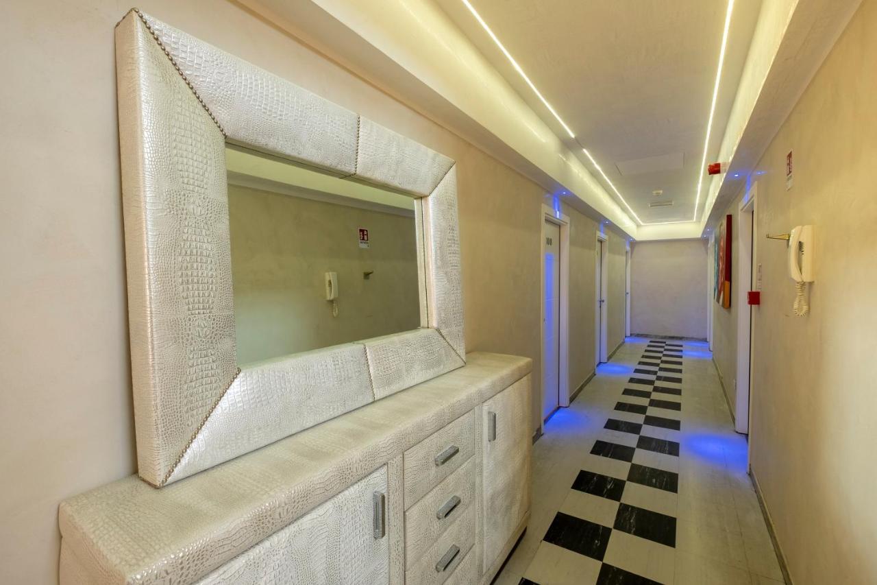 Hotel Giumer リミニ エクステリア 写真